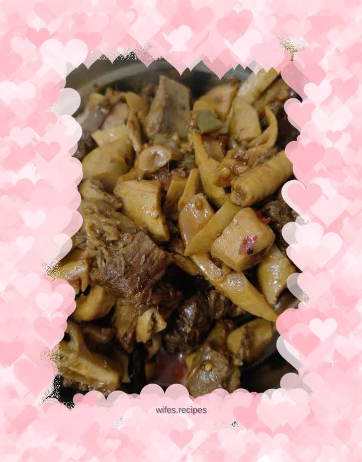 Steak stewed with smoked bamboo shoots