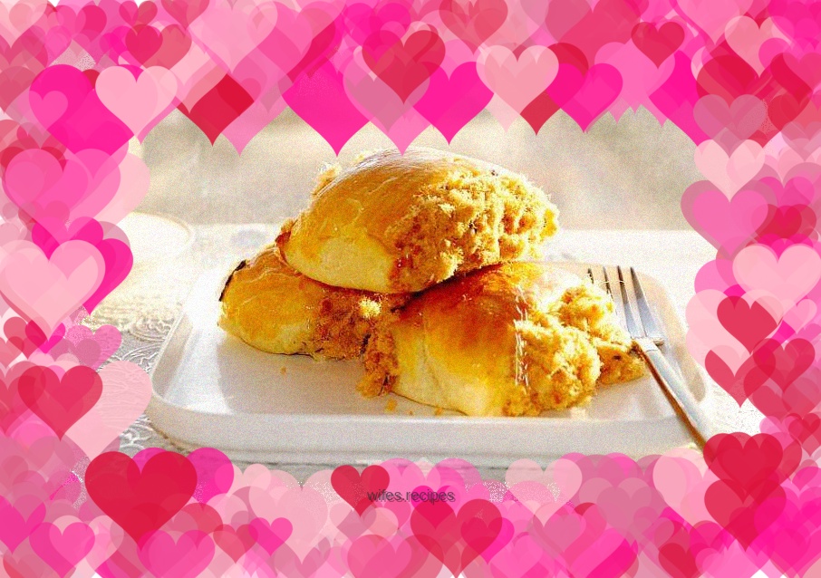 Pork floss bread with garlic sauce