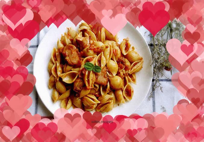 Minimalist and delicious--Spaghetti with Bacon Bolognese