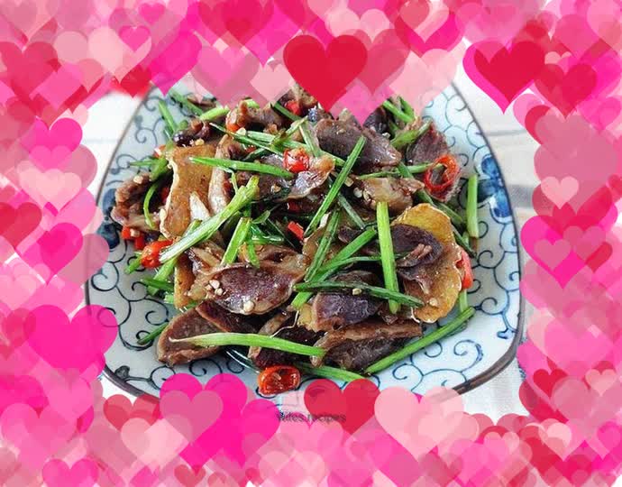 Stir-fried chicken gizzards with coriander