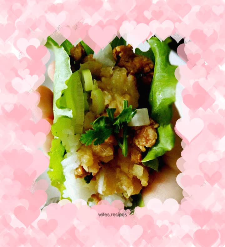 Nutritious and delicious lettuce wrapped rice