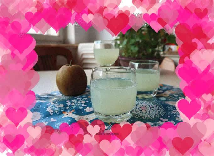 Fresh pear juice