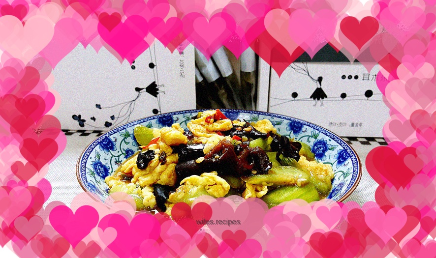 Stir-fried loofah with fungus and egg