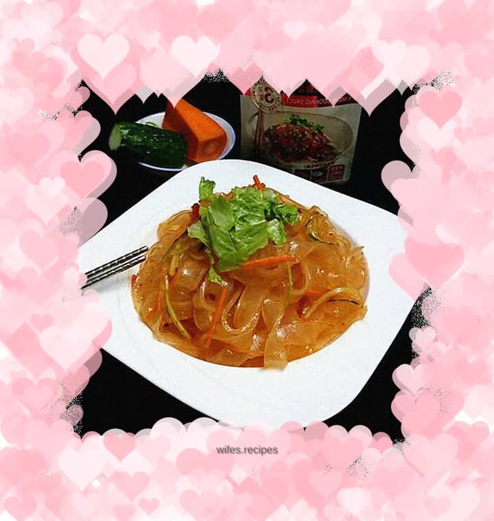 Vermicelli mixed with Korean sauce