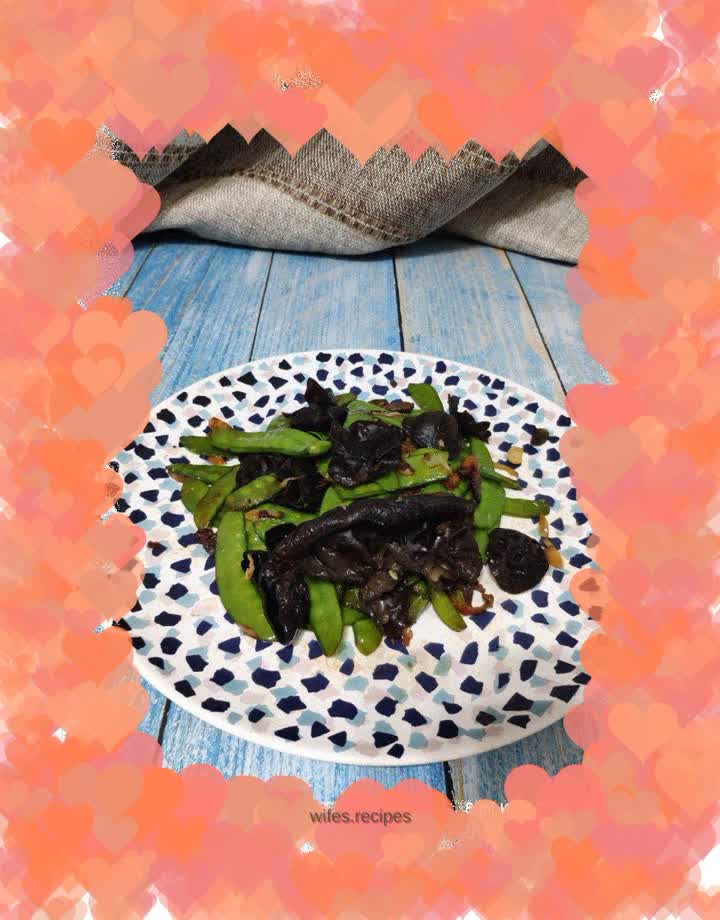 Fried fungus with snow peas
