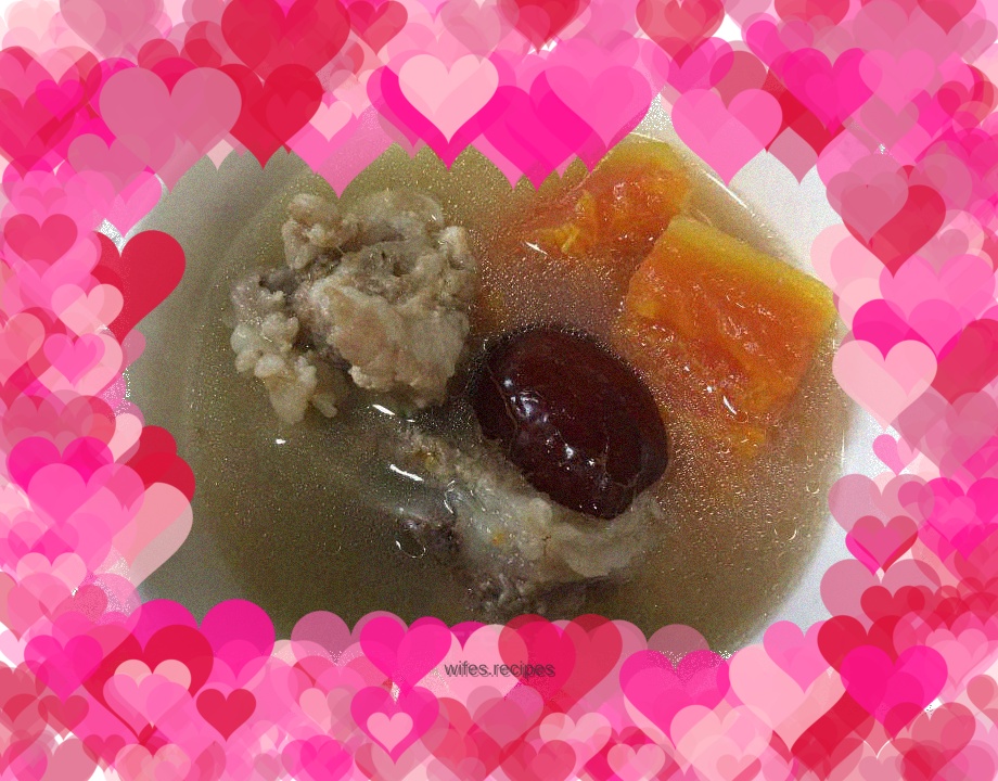 Pork ribs, papaya and crucian carp soup