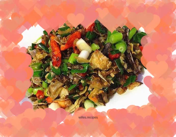 Taste of home: minced garlic sprouts and dried vegetables