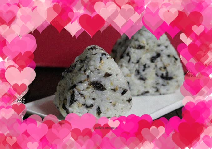 Seaweed and meat floss rice balls