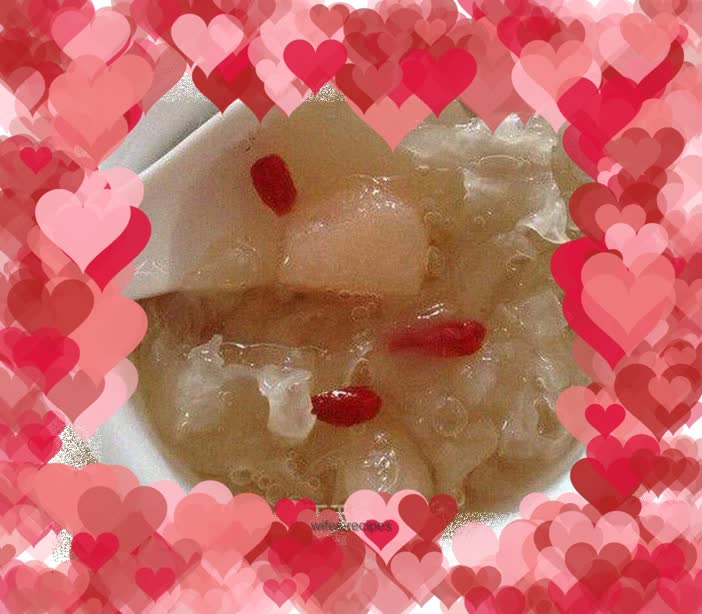 Bird's nest and pear soup