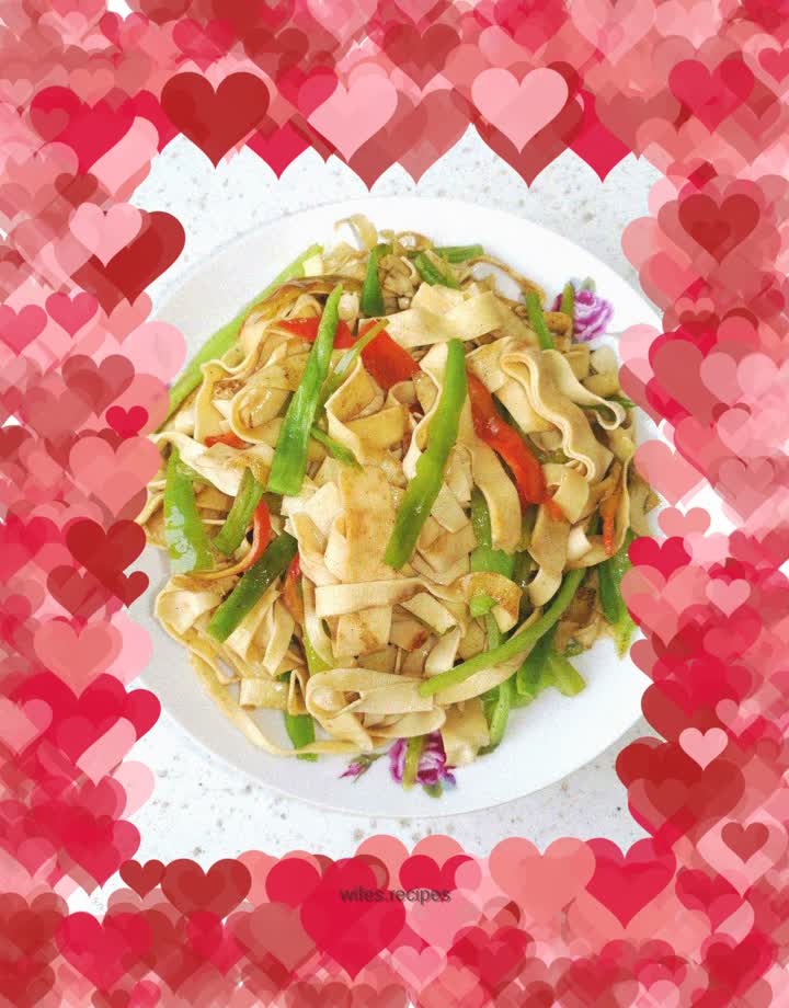 Fried tofu skin with green pepper