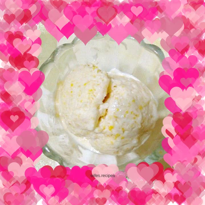 Fresh mango ice cream