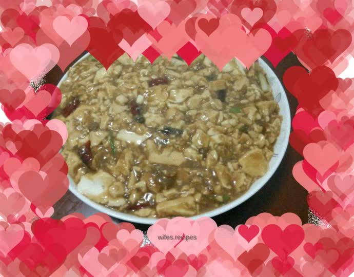 Crucian carp stewed with tofu