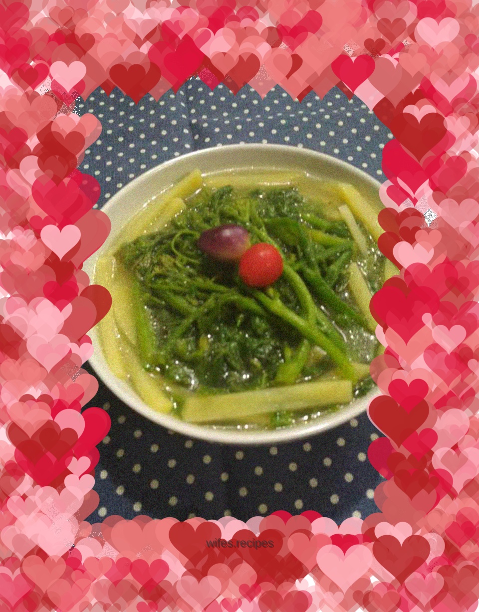 Pumpkin, Cranberry and Potato Soup