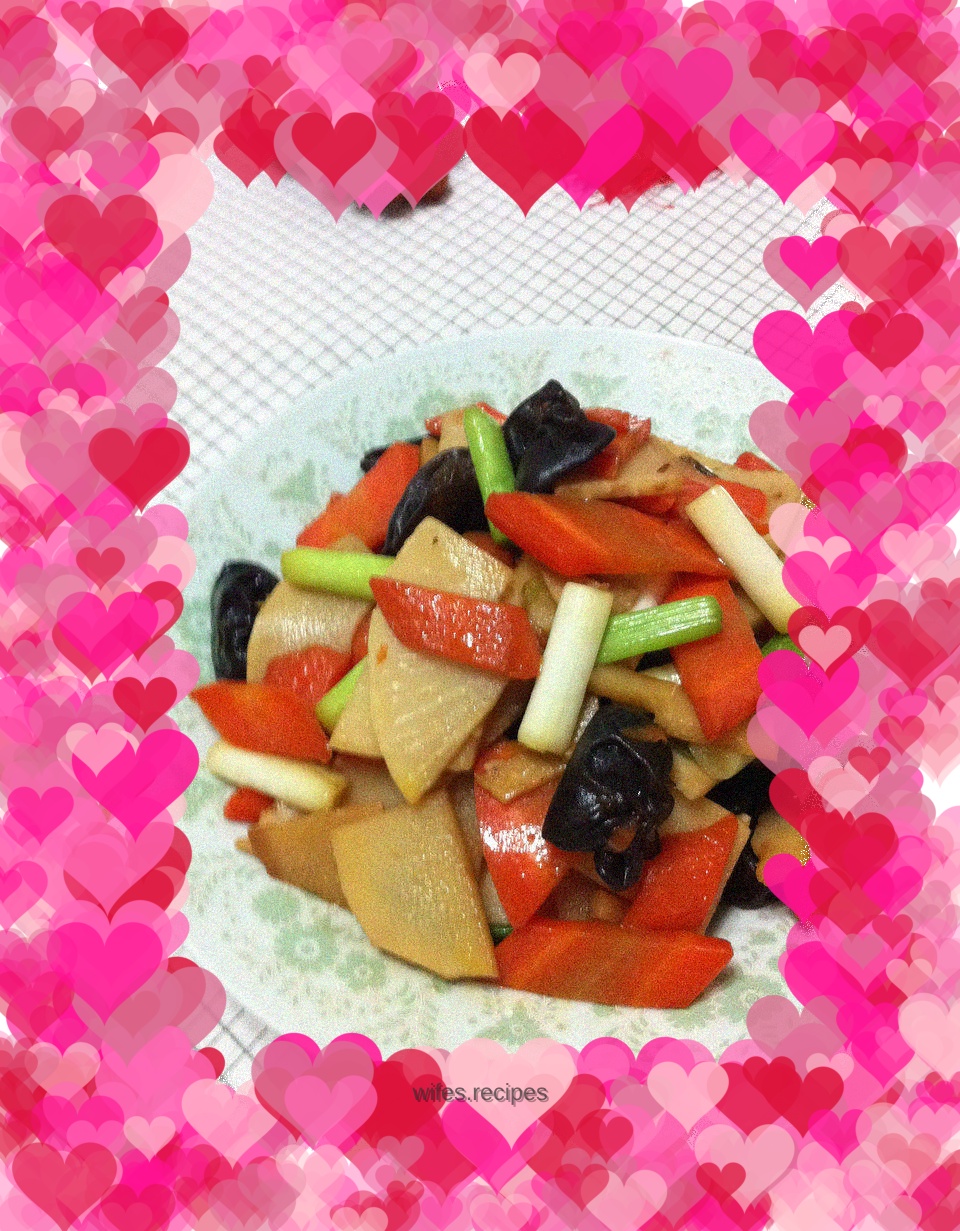Stir-fried bamboo shoots with carrots and fungus
