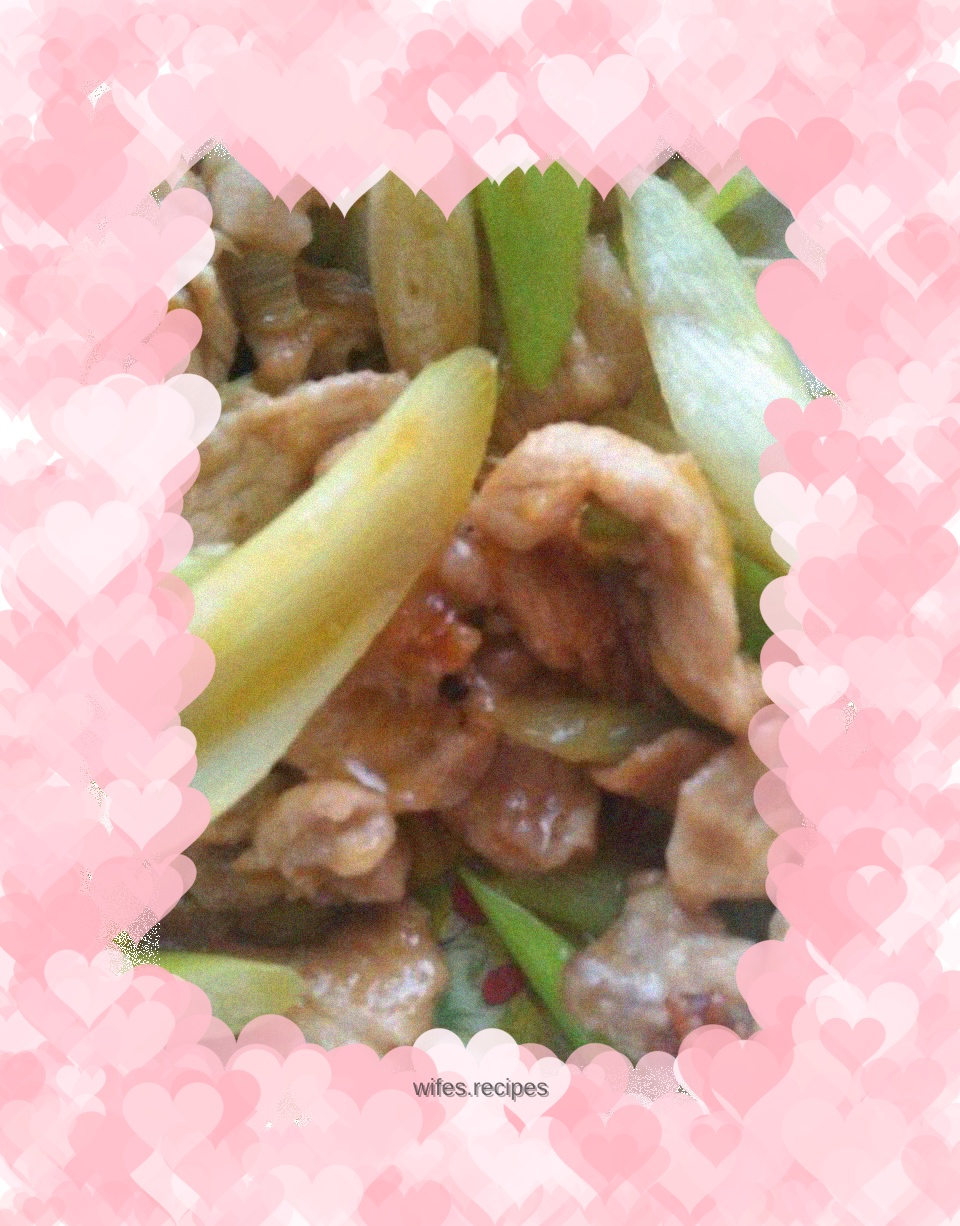 Stir-fried pork with green onion