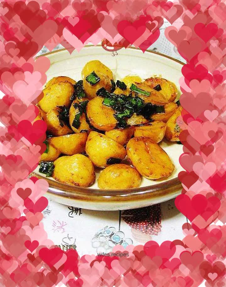 Small potatoes with scallion oil