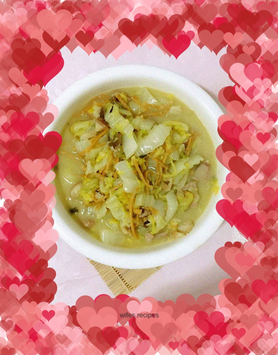 Pork and cabbage stewed dumplings