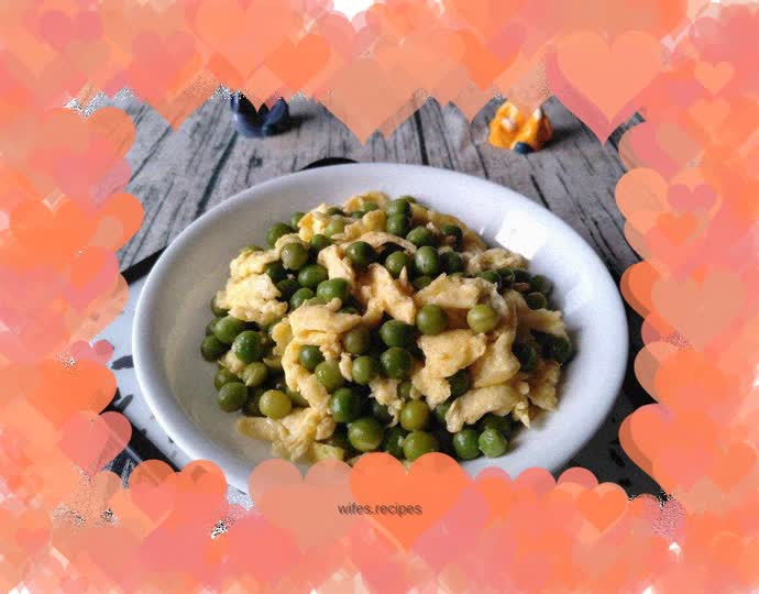 Fried beans with eggs