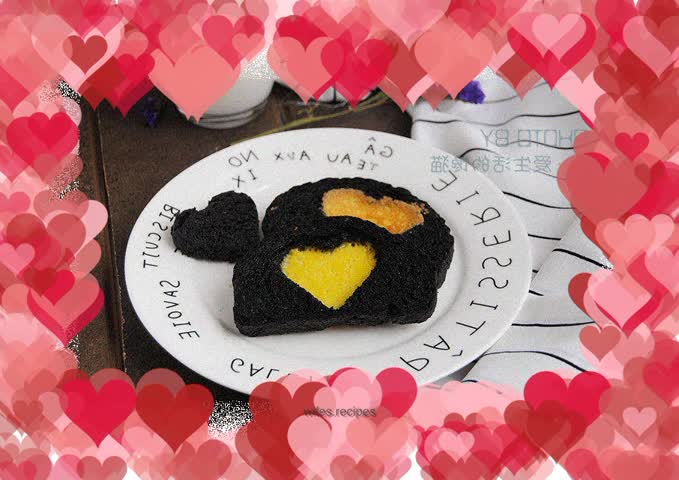 Olive oil fried bamboo charcoal toast slices