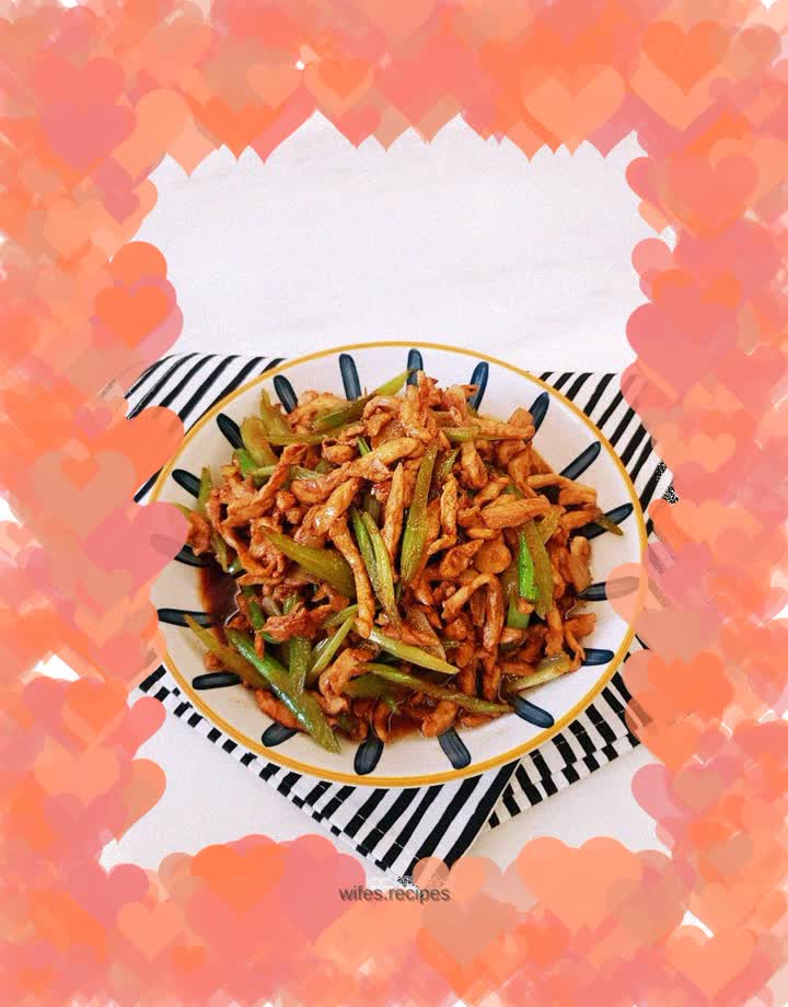 Crisp and refreshing low-fat and low-calorie fried chicken breast with celery