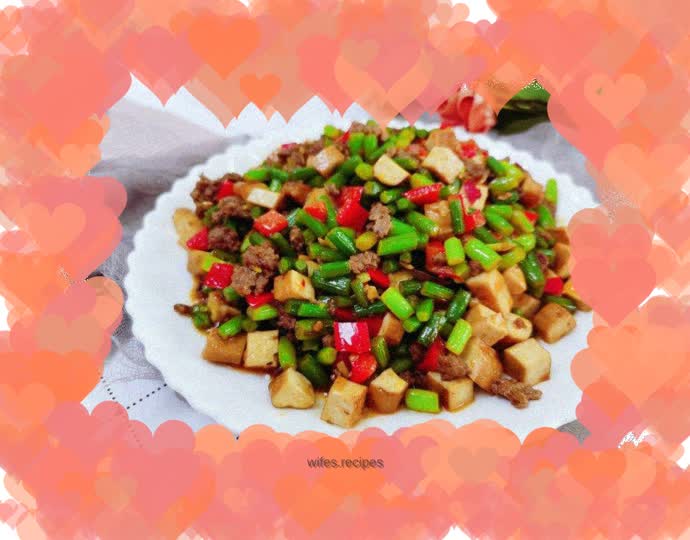 Stir-fried minced beef with garlic sprouts