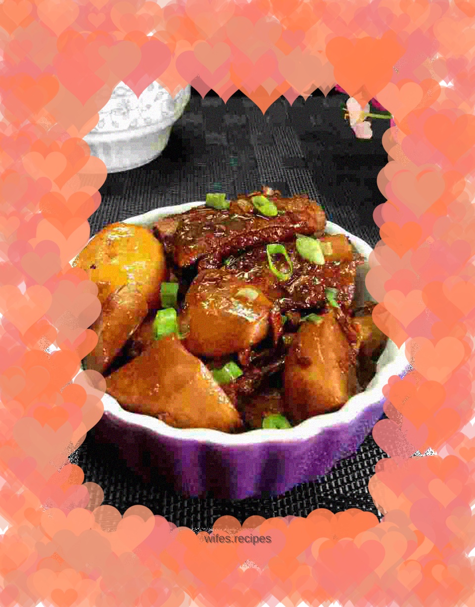 Braised pork ribs with king oyster mushrooms and potatoes