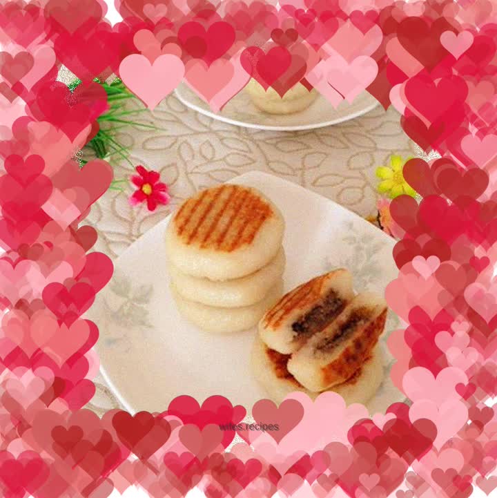 Glutinous rice, potato and sesame cookies