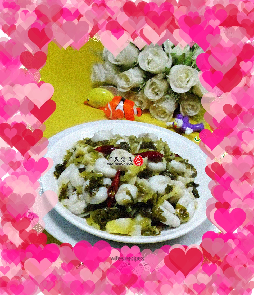 Fried fish eggs with pickles and bamboo shoots