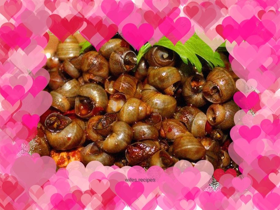 Delicious spicy fried field snails