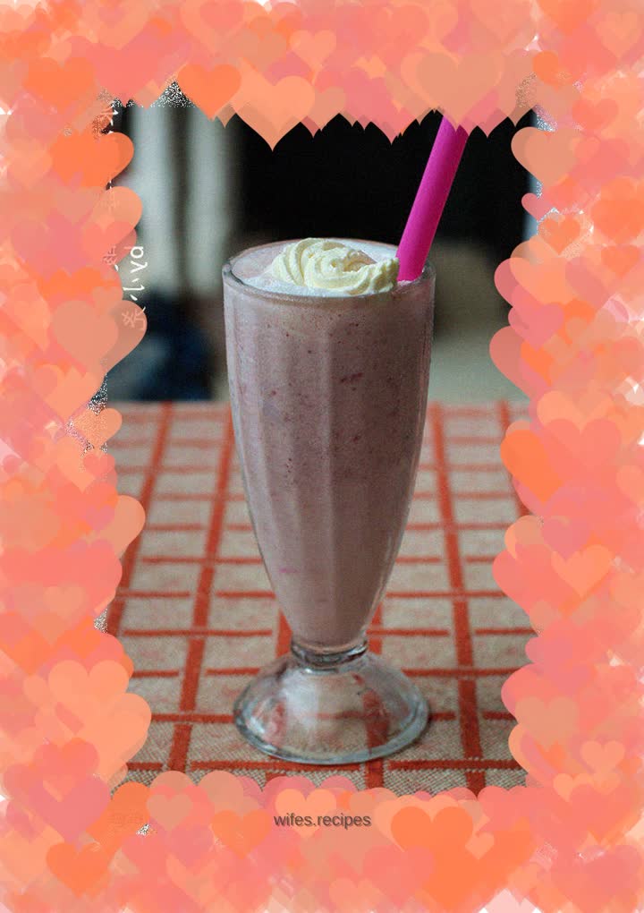 Frozen strawberry yogurt