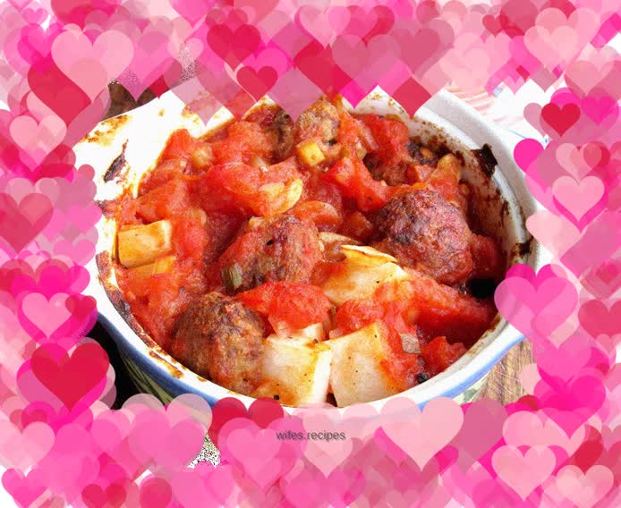 Grilled Beef Meatballs with Tomato Sauce