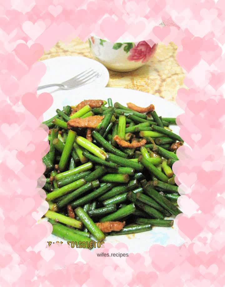 Home-cooked food----fried shredded pork with noodles and garlic