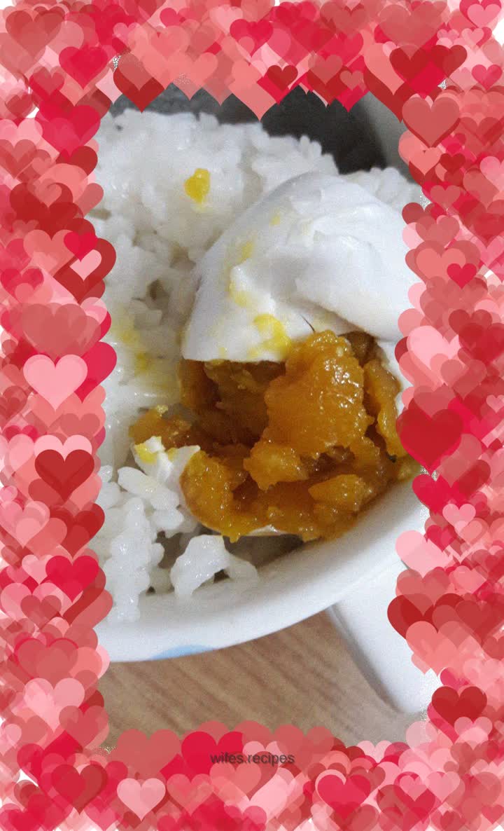 Homemade salted duck eggs