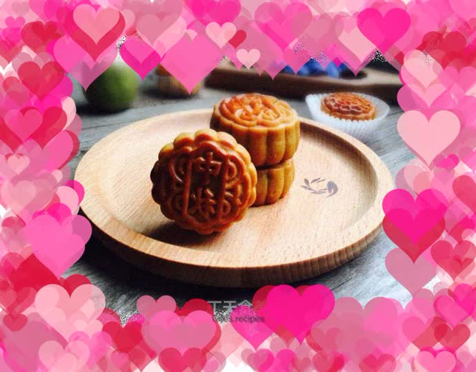 Reunion Mooncake
