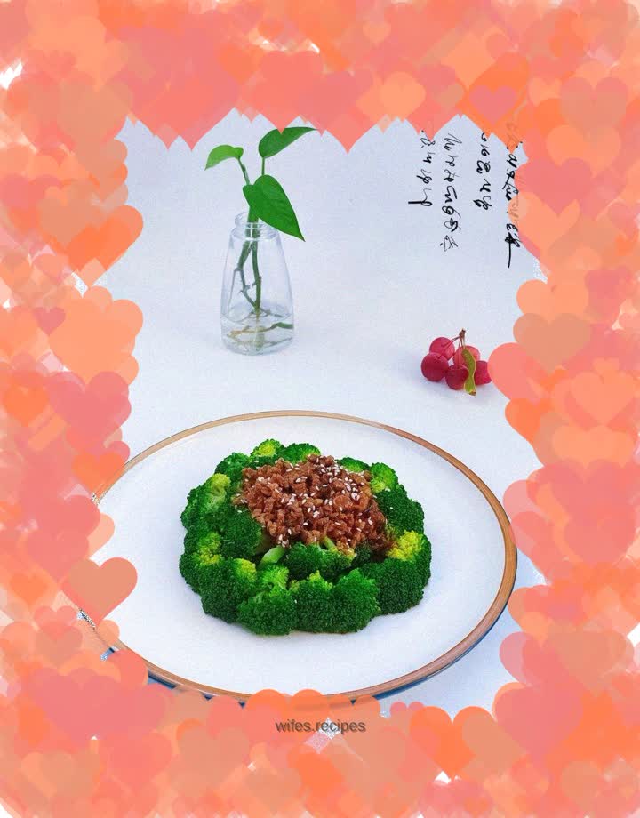 Diced beef mixed with broccoli