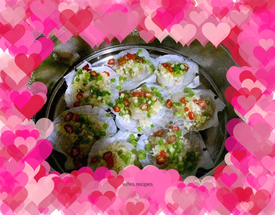 Steamed scallops with garlic vermicelli
