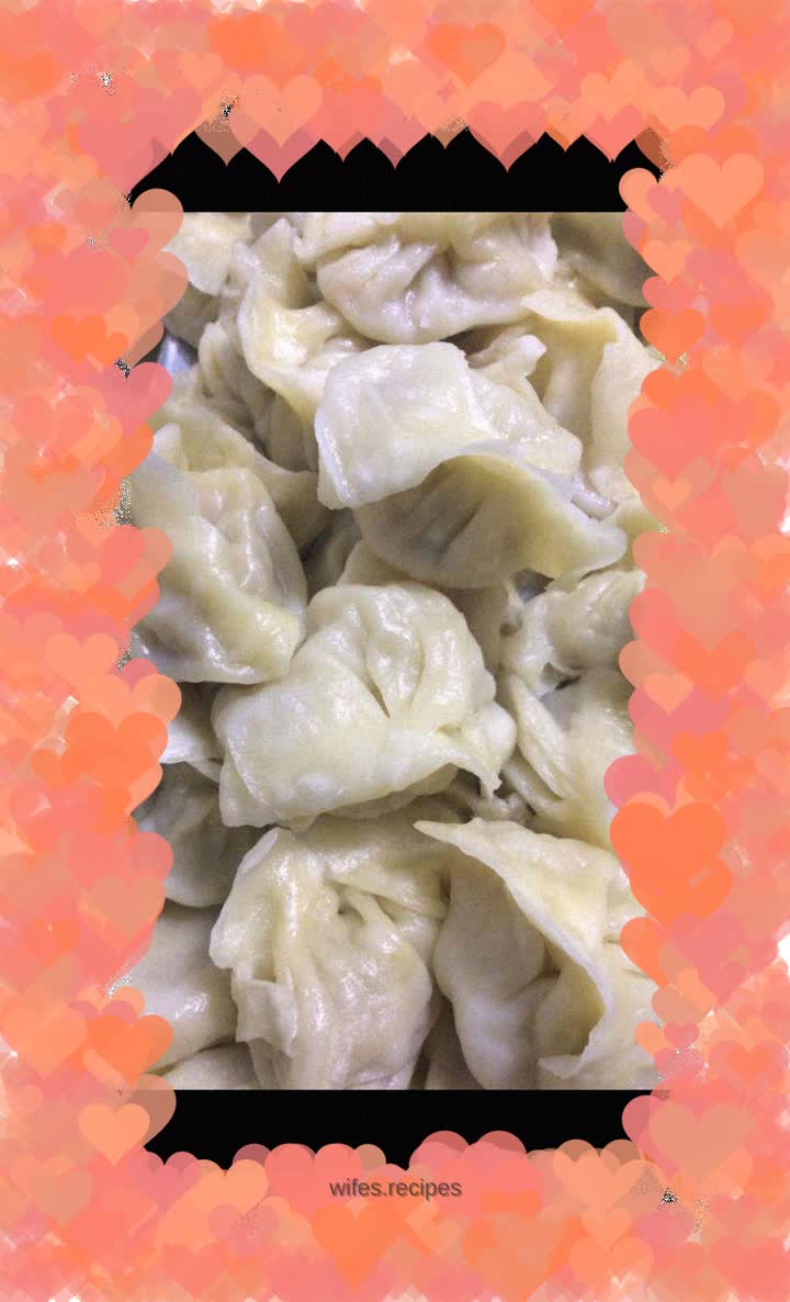 Dumplings stuffed with pork and cabbage