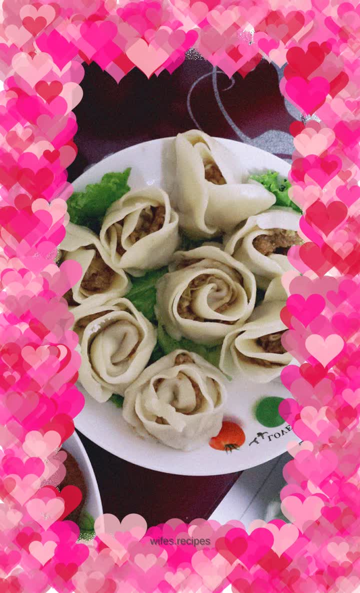 Rose-shaped pan-fried buns