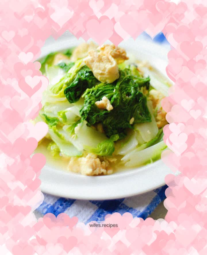 Fried goose egg with Chinese cabbage