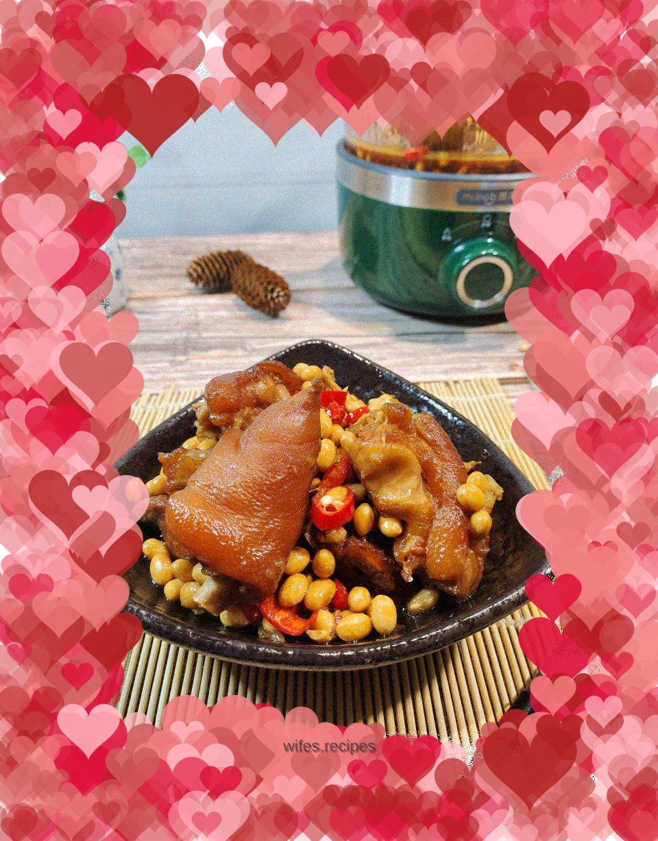 Braised pork trotters with soybeans