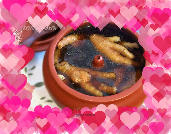 Braised chicken feet in Siwu soup