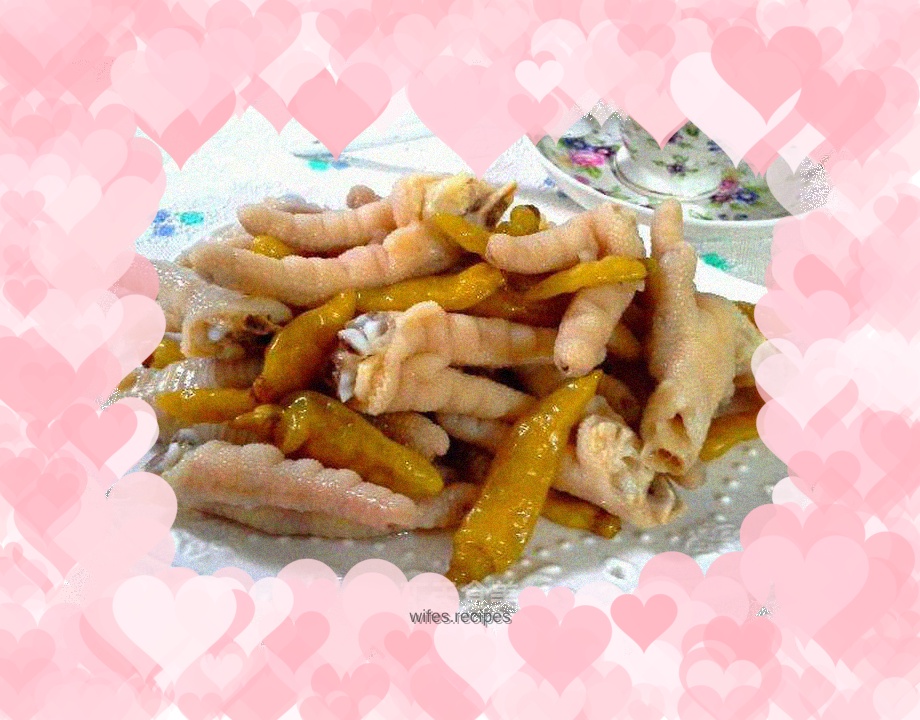 Pickled pepper chicken feet
