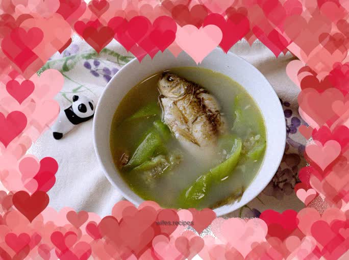 Luffa and crucian carp soup