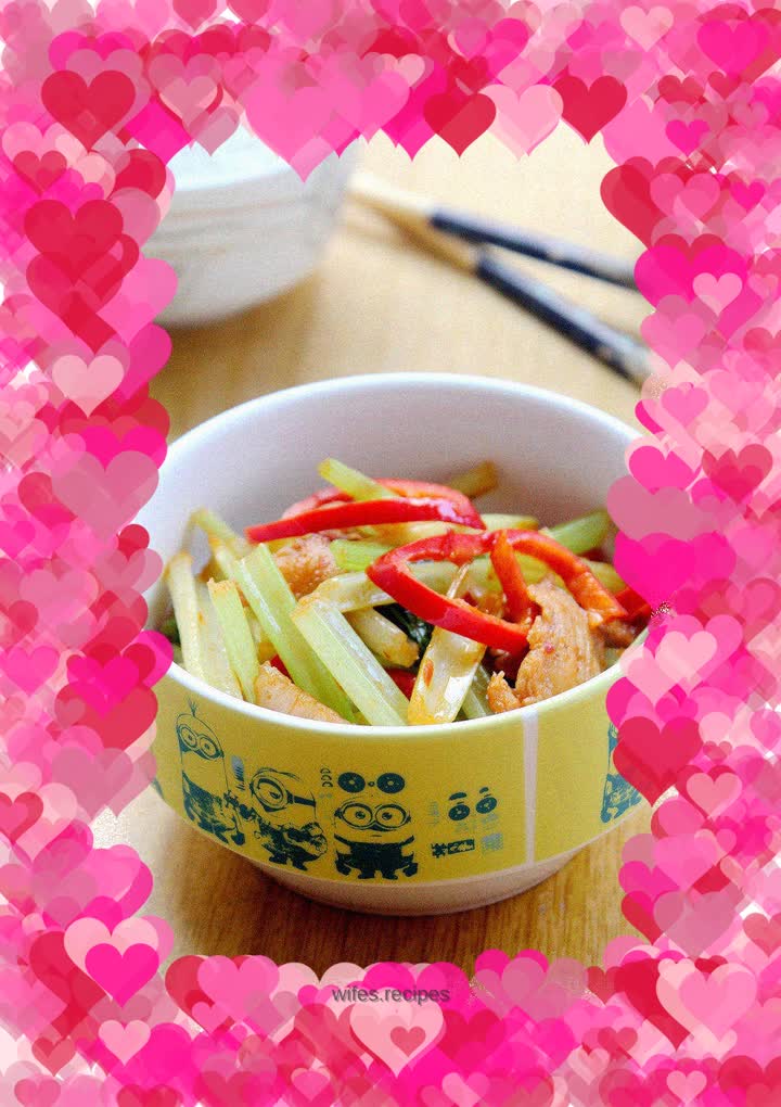 Stir-fried pork slices with celery and red pepper