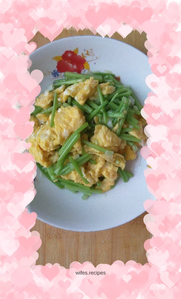 Scrambled Eggs with Sweet Potato Leaves and Stems