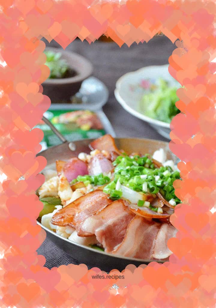 [The “beautiful” taste of bacon is “big” and different]—Bacon Seafood Hot Pot