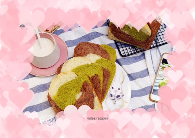 Creamy three-color toast