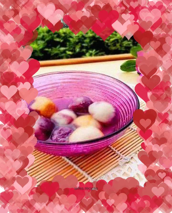 Colorful peanut filling glutinous rice balls