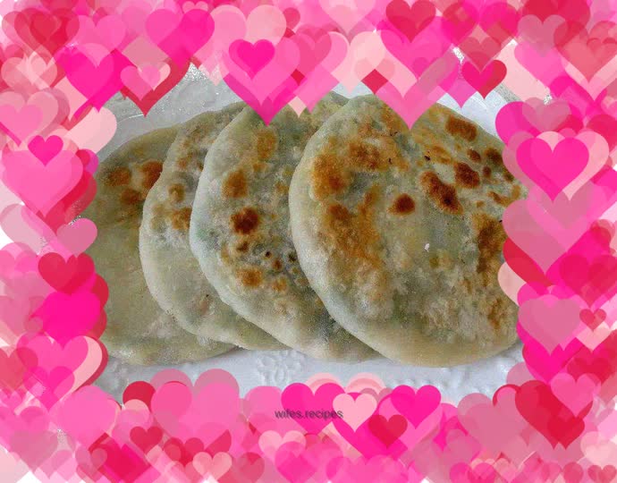 Leek, egg, meat and shrimp pie