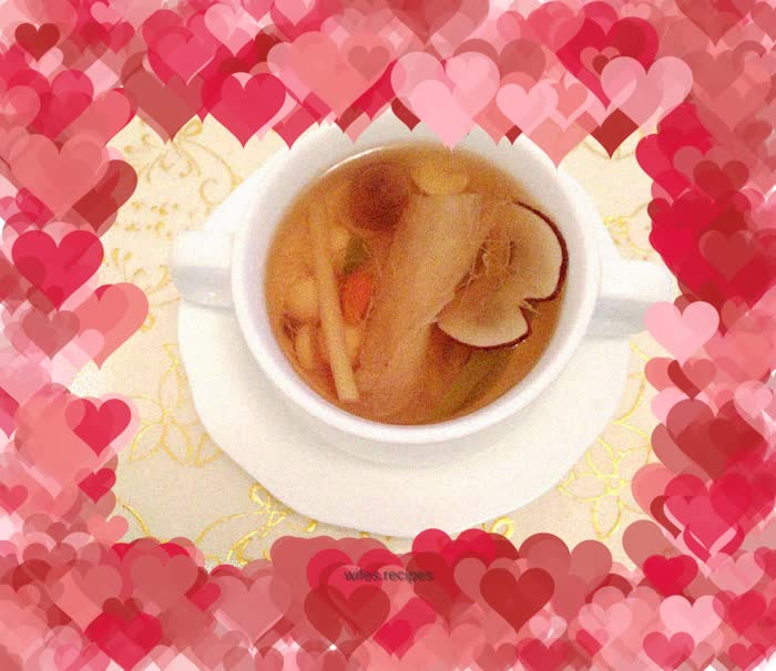 Bawanghua sea coconut, lily and lotus seed soup--clearing the heart, moistening the lungs, clearing away heat and detoxifying